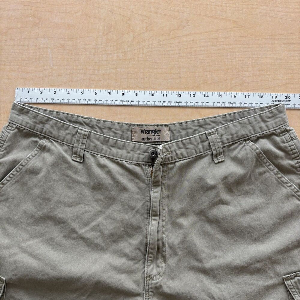 Wrangler Authentics Mens Size 42 Cargo Shorts Beige 100% Cotton ZM6LSBH - Picture 9 of 14
